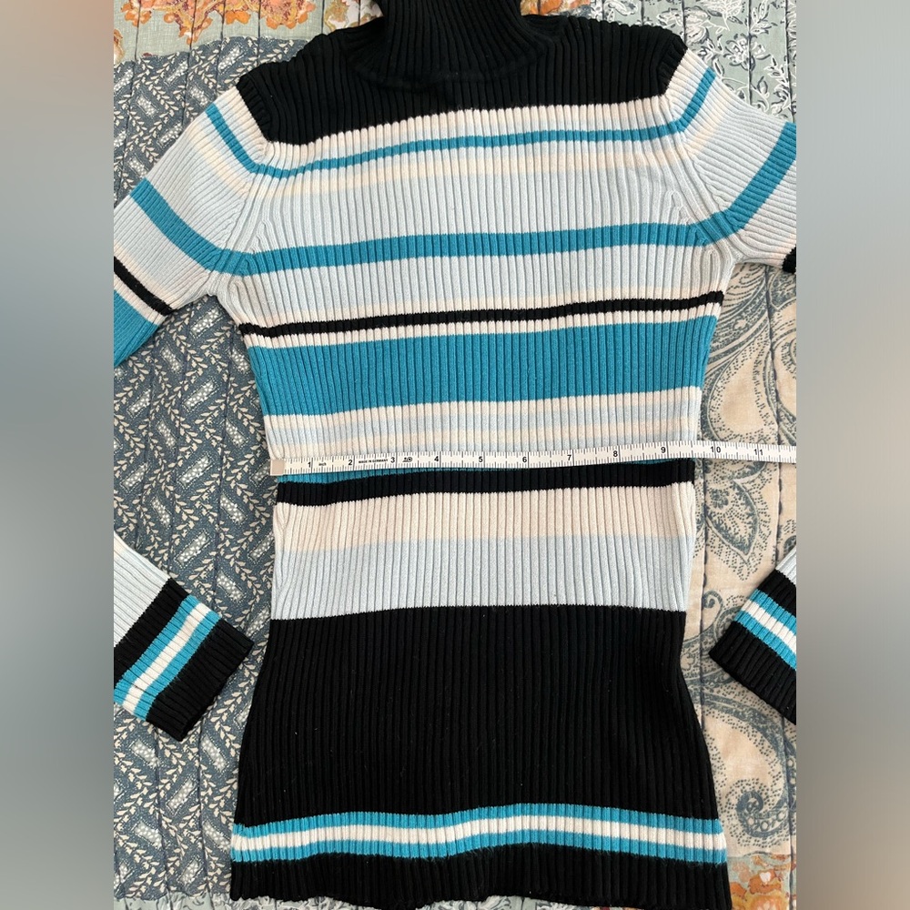 Vintage Y2K Striped Turtleneck - Picture 14 of 16